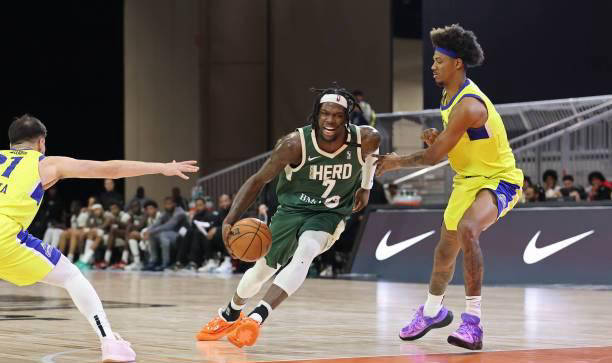 密尔沃基雄鹿裁掉锋线新秀利文斯顿，未来何去何从？