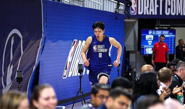 黄蜂自媒体评选秀33号签杨瀚森：或将成为夏洛特黄蜂的X因素