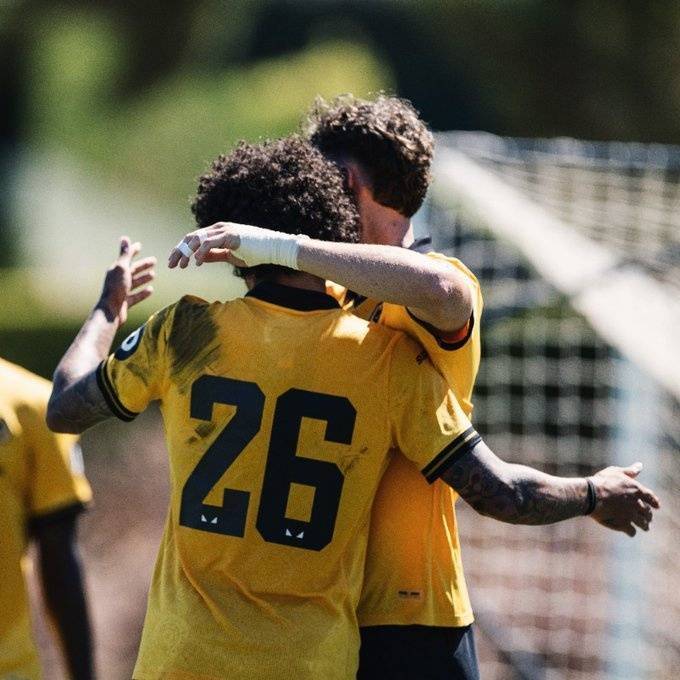 第二场闭门友谊赛，我狼1-1战平伯恩利