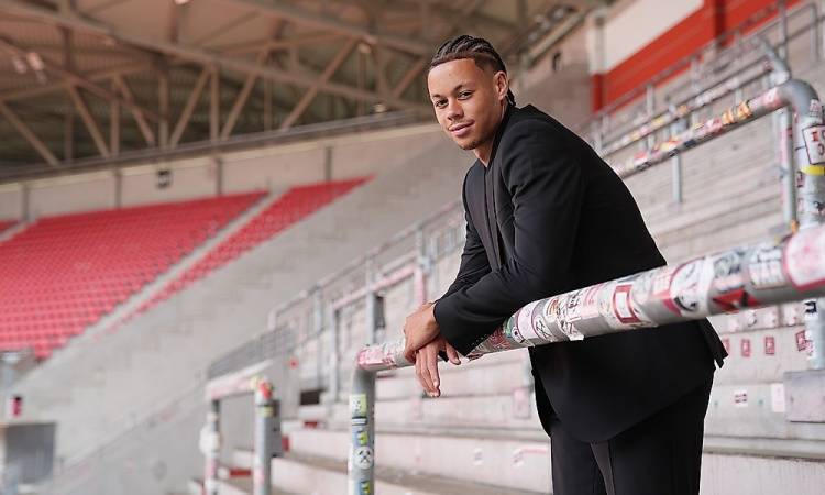 官方：弗赖堡从柏林赫塔签下德国U21国脚舍汉特