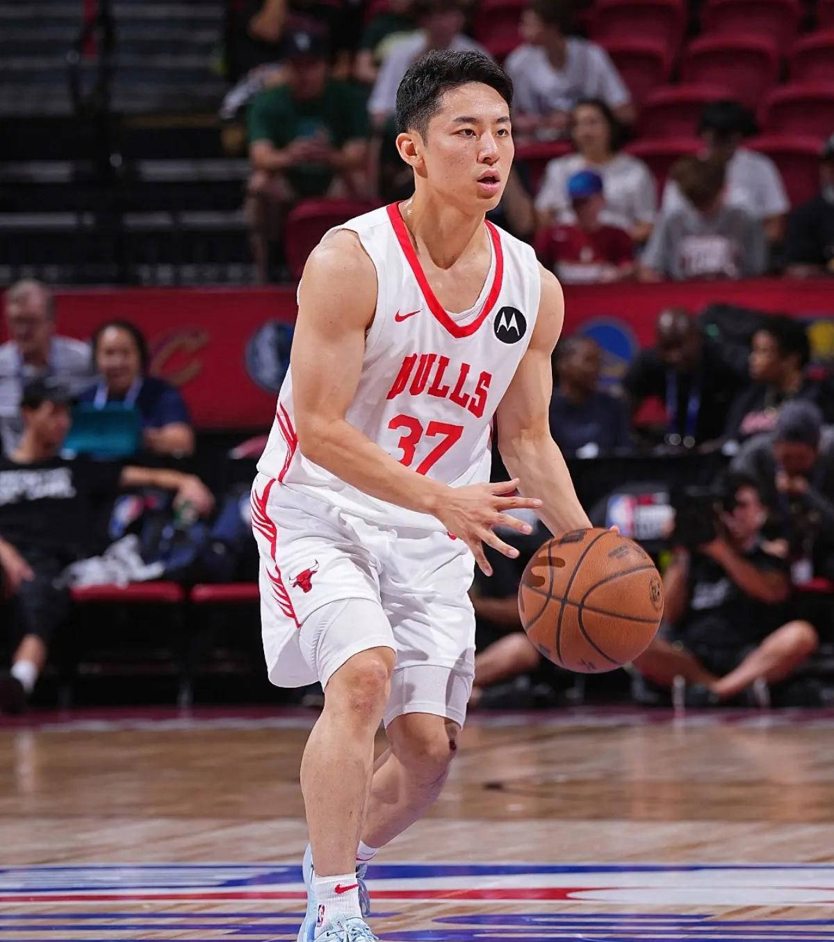 河村勇辉签约芝加哥公牛，草根逆袭重返NBA