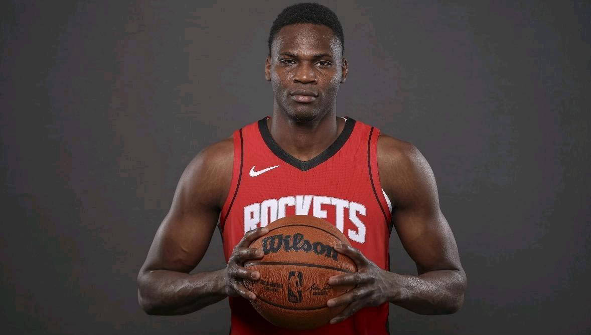 NBA史册留名！恩法利-当特正式加盟亚特兰大老鹰