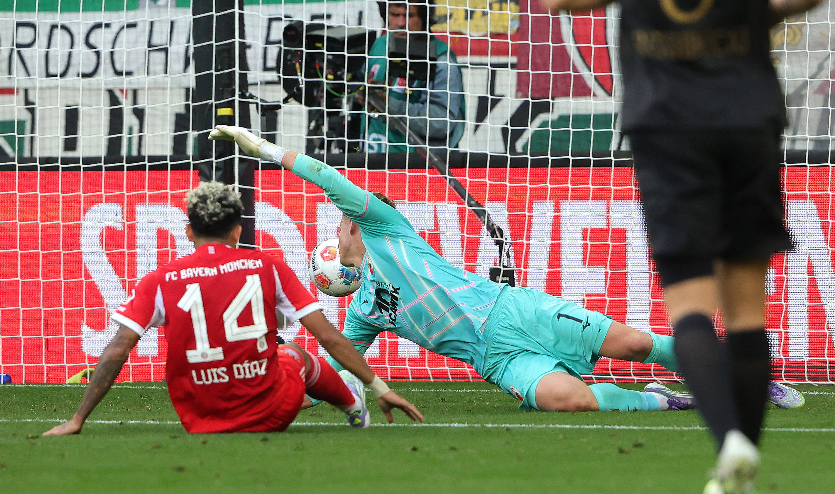 （体育）足球——德甲：拜仁胜奥格斯堡