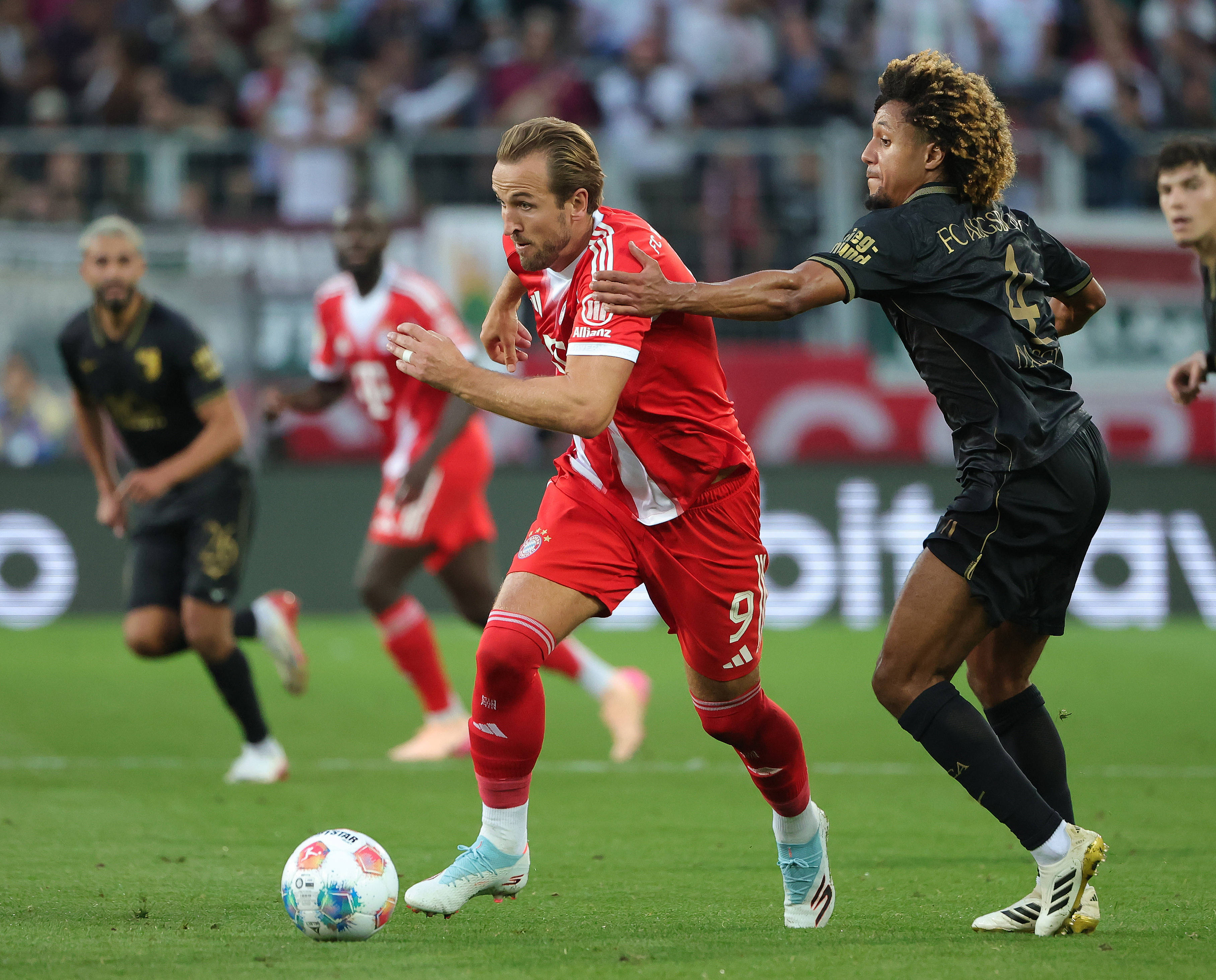 （体育）足球——德甲：拜仁胜奥格斯堡