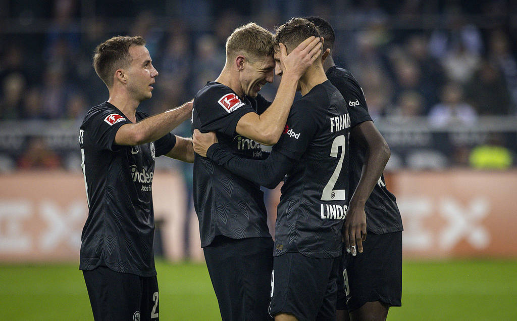 标题：德甲焦点战：门兴格拉德巴赫主场迎战法兰克福，谁能笑傲普鲁士公园？