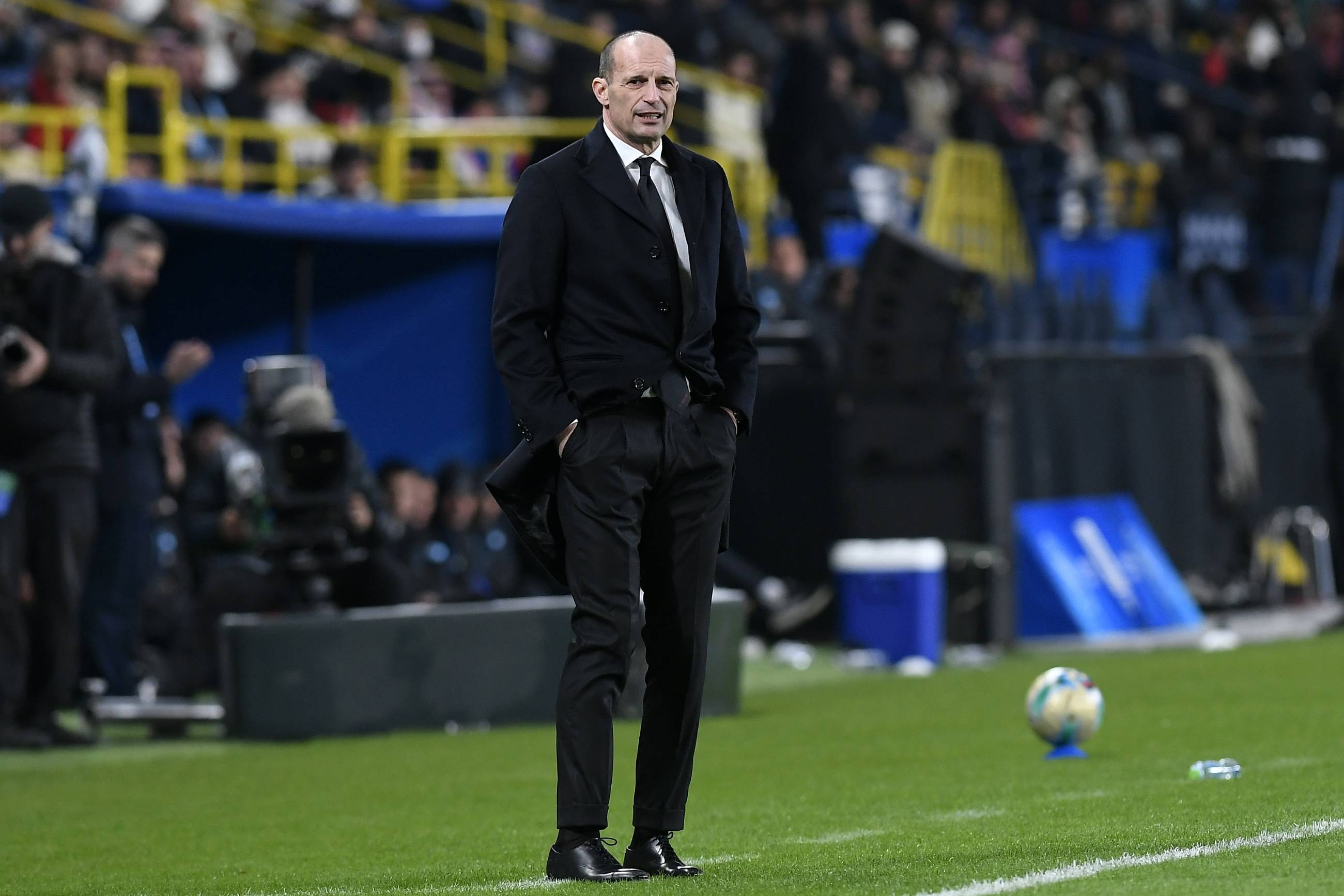 （外代二线）足球——意大利超级杯：那不勒斯晋级决赛