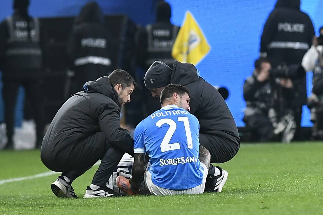 （外代二线）足球——意大利超级杯：那不勒斯晋级决赛