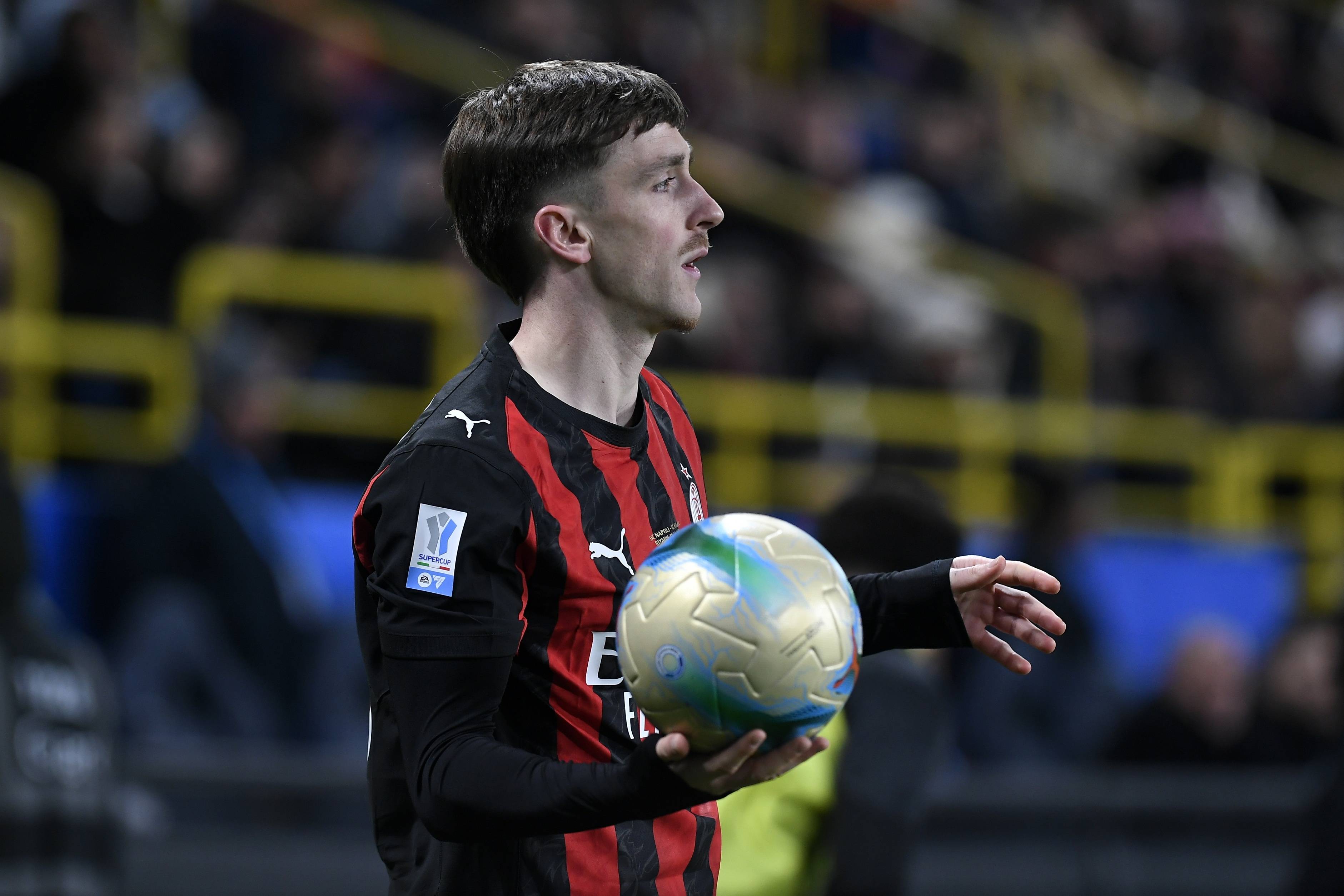 （外代二线）足球——意大利超级杯：那不勒斯晋级决赛