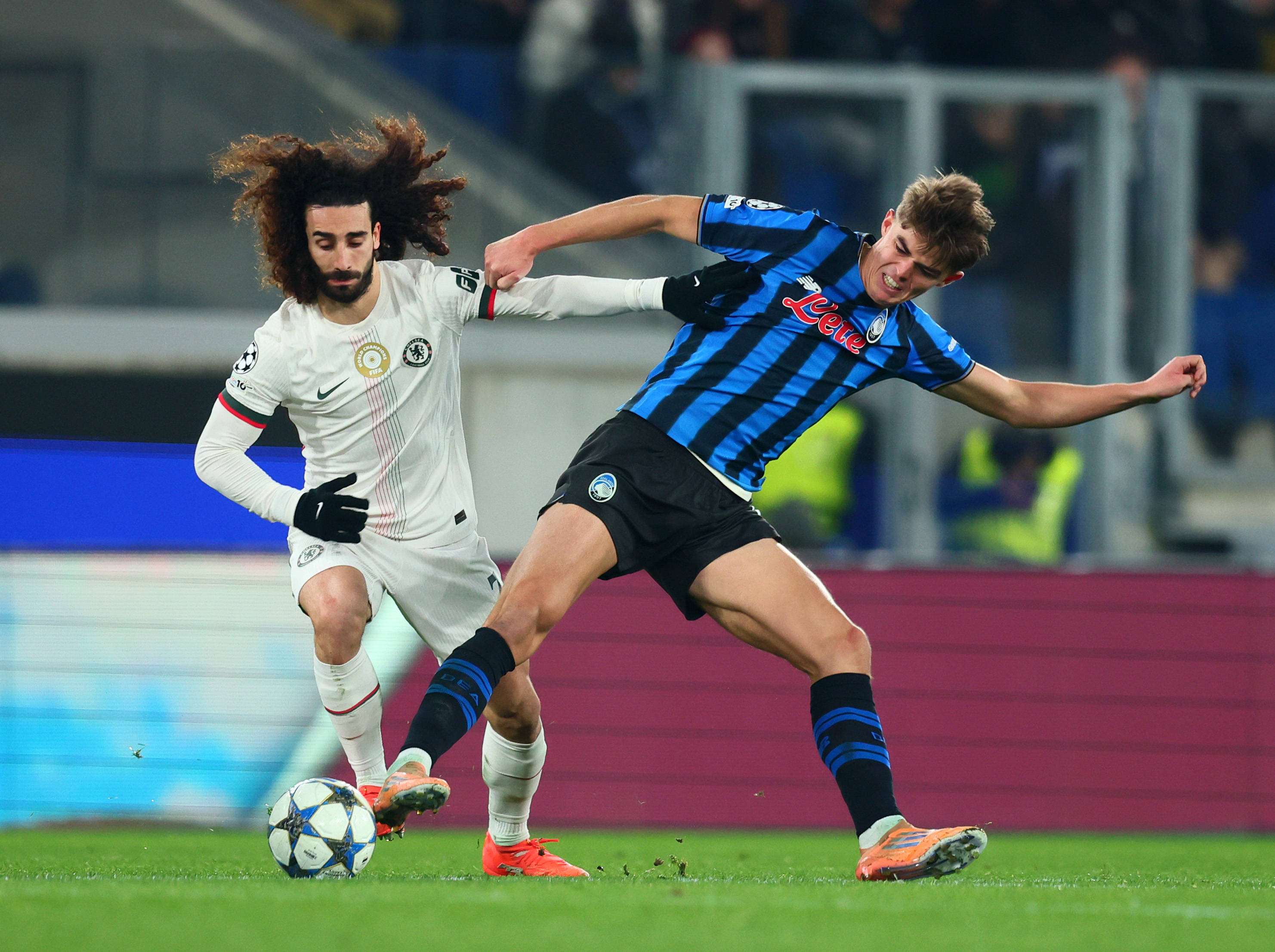 （体育）足球——欧冠：亚特兰大胜切尔西