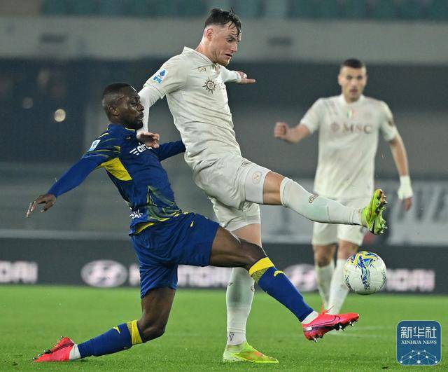 意甲｜那不勒斯胜维罗纳