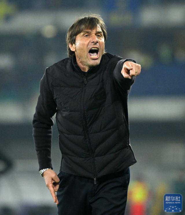 意甲｜那不勒斯胜维罗纳